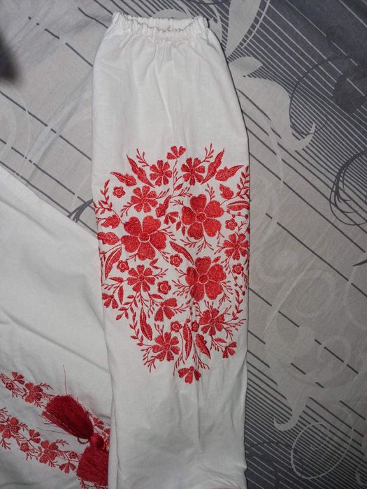 Вишиванка дівчинці