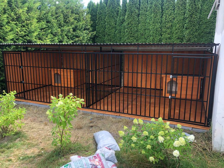 Kojec dla psa prosto od Producenta-szeregowa zabudowa.