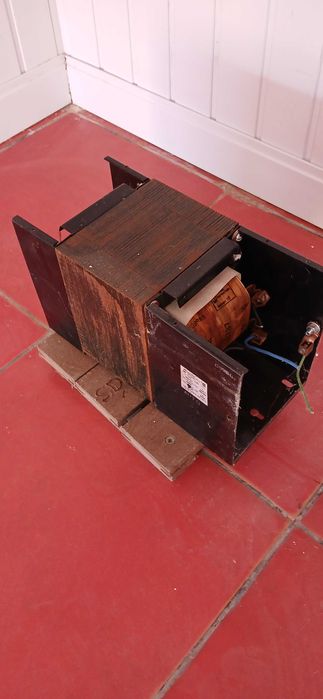 Transformador 220V para 110 V 5000 VA