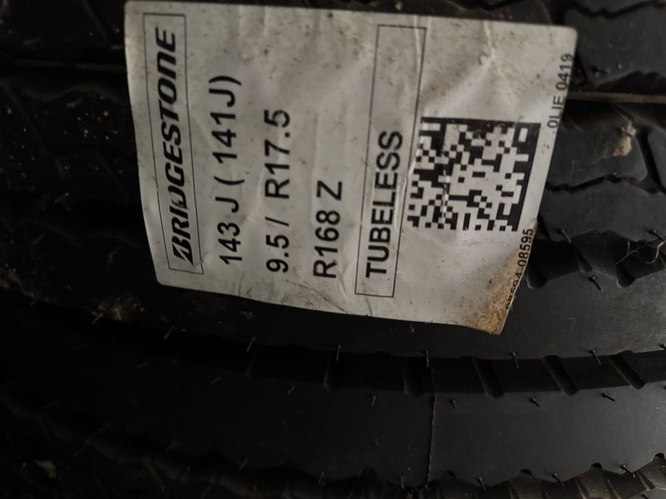 Pneus 9,5 R17,5 Bridgestone/Michelin - NOVOS