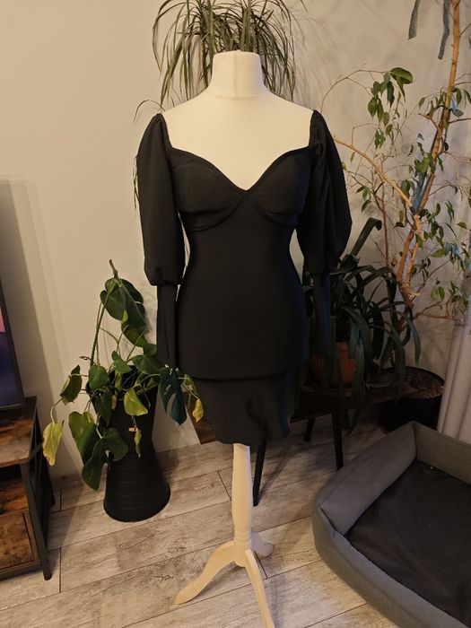 Czarna sukienka missguided 8 ołówkowa mini mała czarna obcisła