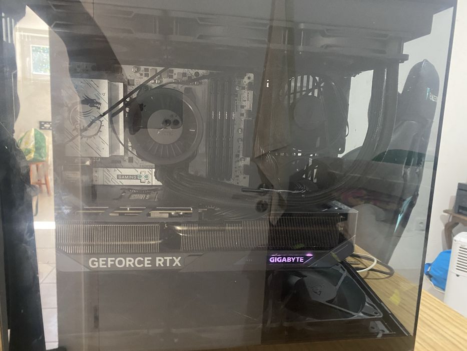 Pc gaming rtx 5080 + r7 9800x3d