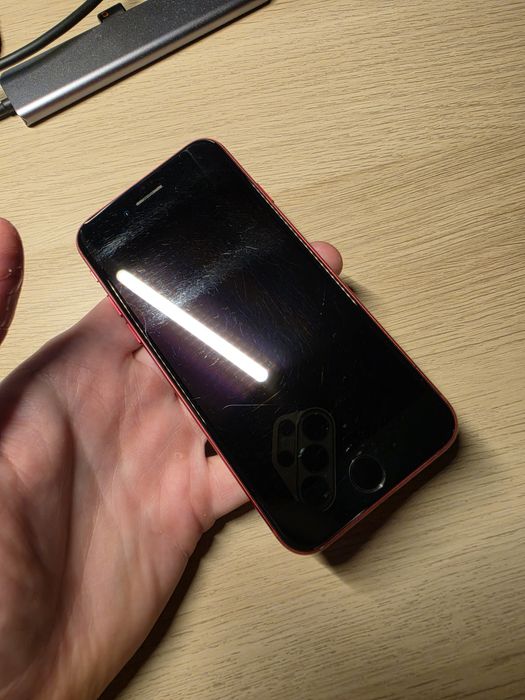 iPhone SE (2 gen 2020) 128gb RED