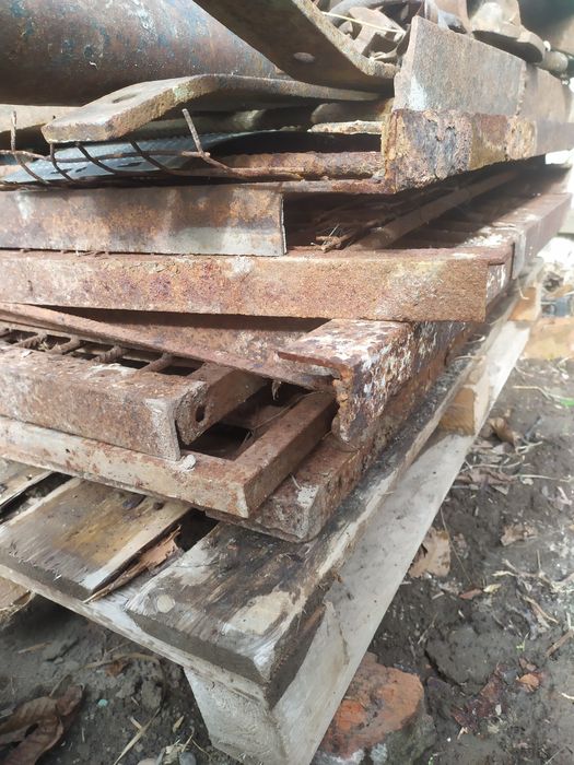 Клітка для свиней.