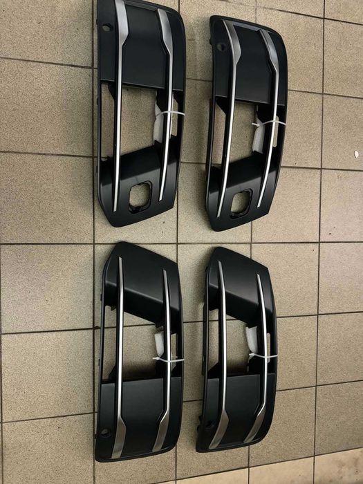 Audi Q5 80A Q7 Q3 A6 C8 A4 B9 решітка бампера накладка бокова Ауді