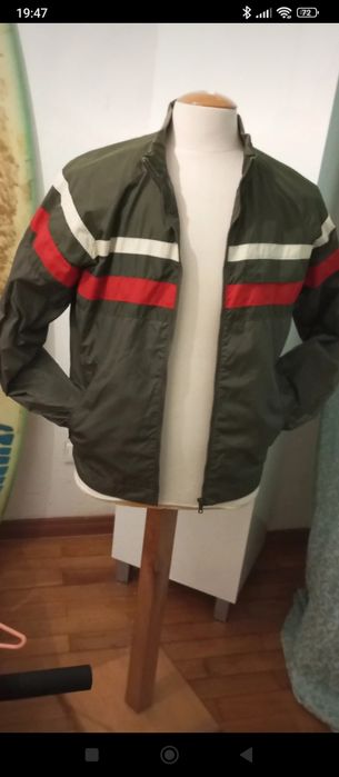 Blusão Levi's tipo bomber corta vento