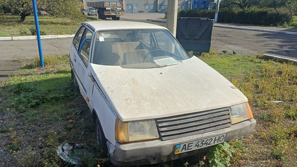 Легковий хетчбек ЗАЗ 1102. 1992 року