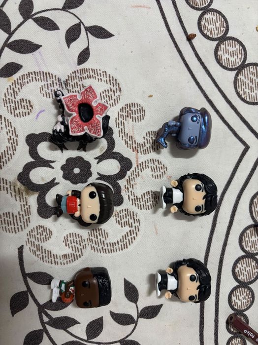 kinder joy stranger things