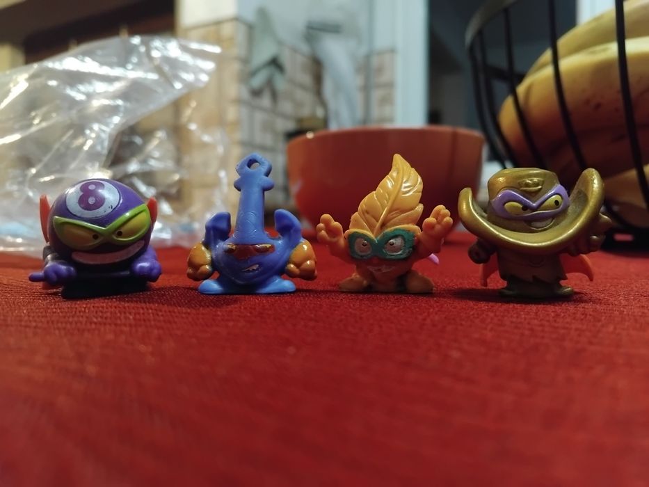 Lote Zomlings In The Town (várias series)