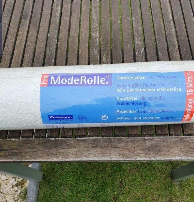 Biała  tapeta do  malowania