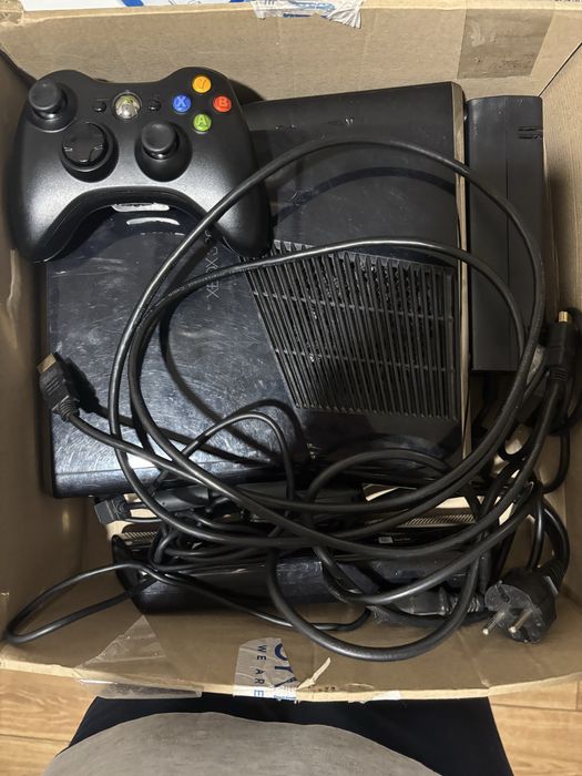 Xbox 360 + Kinect + игра (отличное состояние)