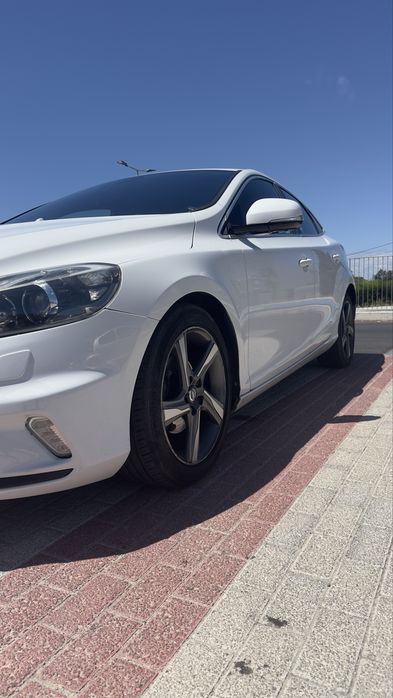 Volvo V40 D2 1.6 R-Design