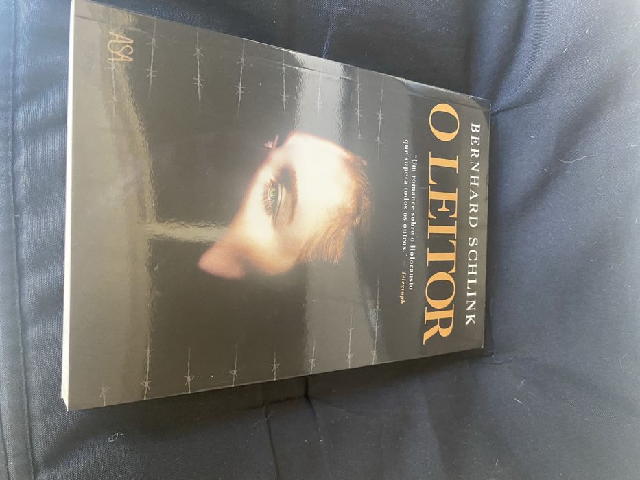 Livro de Bernhard Schlink “ O Leitor”