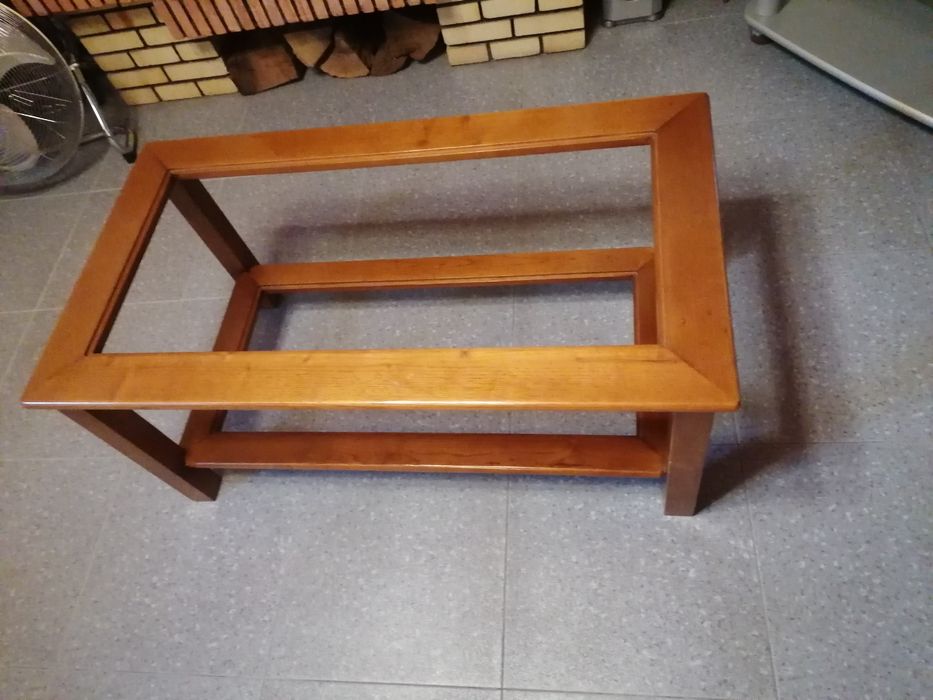 Mesa de centro em mogno sem vidros
