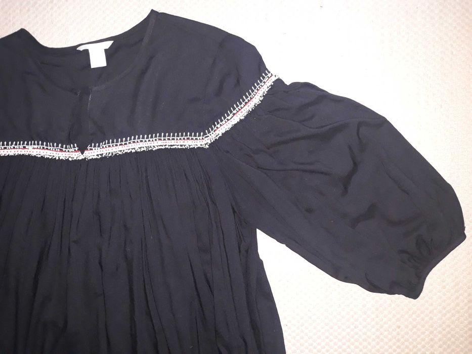 Camisa preta com missangas