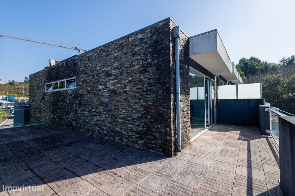 Moradia T5 de 3 Frentes em Ermesinde – Condomínio Fechado