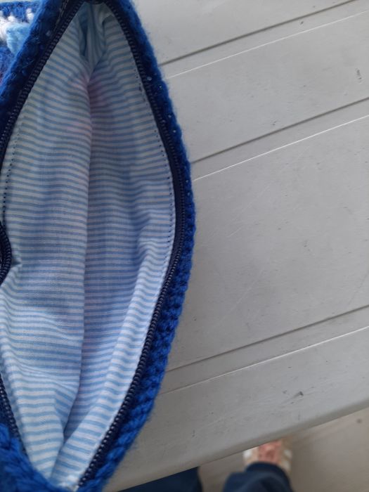 Bolsa em granny squares forrada