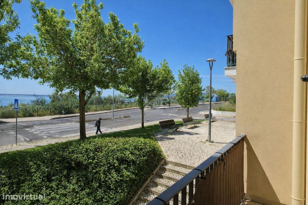 Apartamento T4 com Terraço e Vista Rio em Setúbal