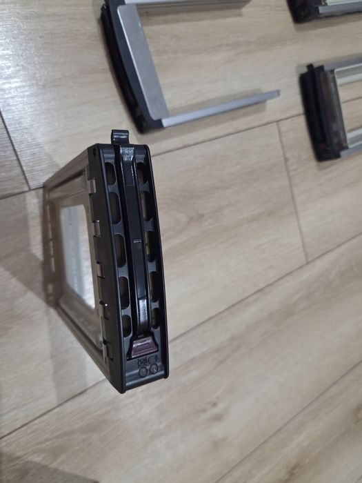 Zestaw serwerowy Intel S3200SH + Xeon? + 4GB RAM + 5x Kieszeń HDD