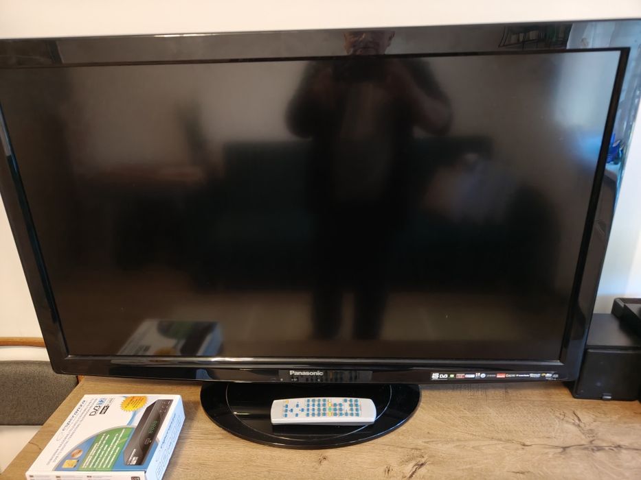Telewizor Panasonic tx l42u10l  42'' LCD viera  z dekoderem DVBT2 hewc