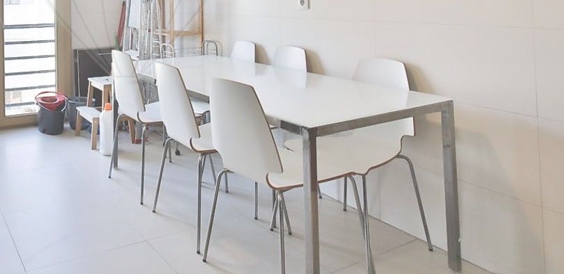 Só a mesa : como nova , tampo em vidro 90 largura 160 comprimento