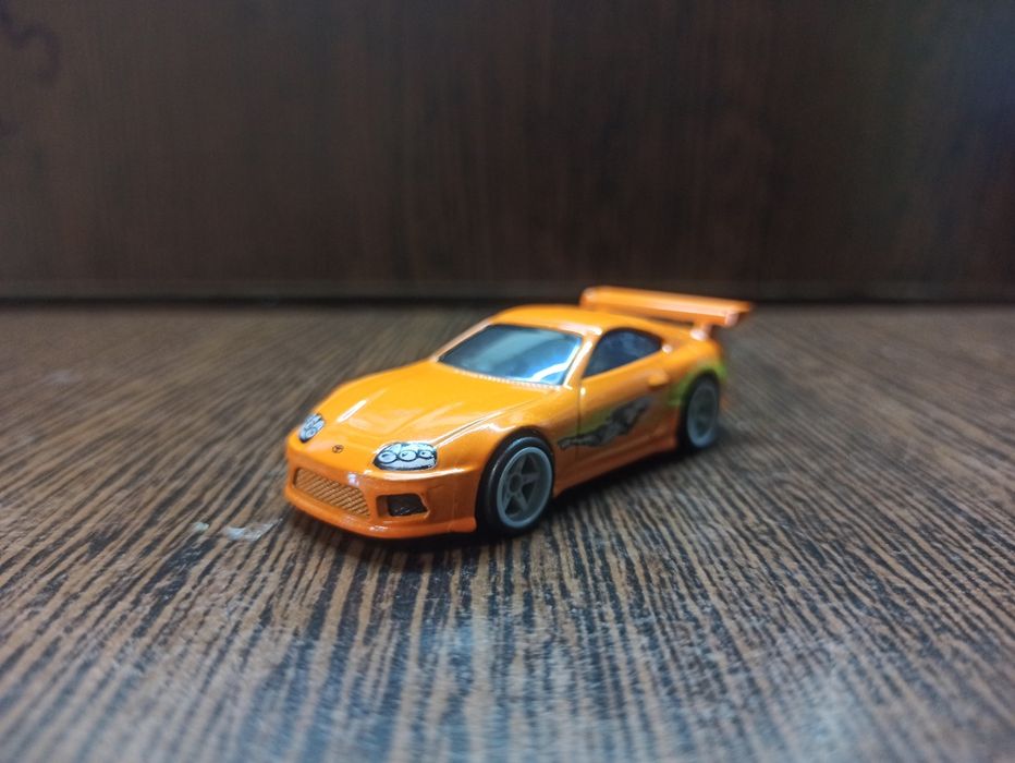 Моделька Hot wheels Toyota Supra