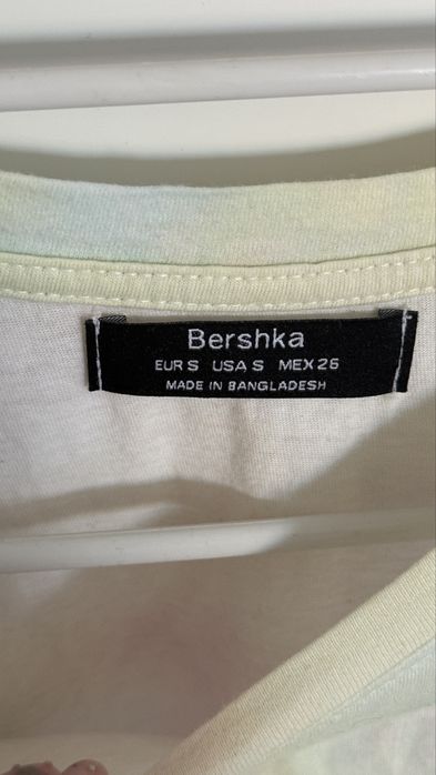 Tęczowy kolorowy t-shirt wiązany Bershka