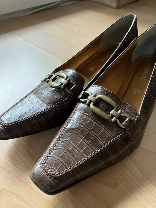 Skórzane buty na obcasie marki Vivaldi rozmiar 39