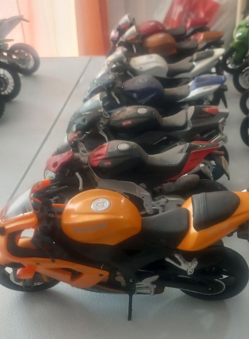 motos coleção  varios modelos e ano