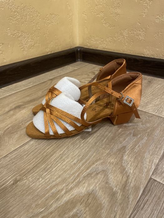 Туфлі бальні, блок каблук, 36р