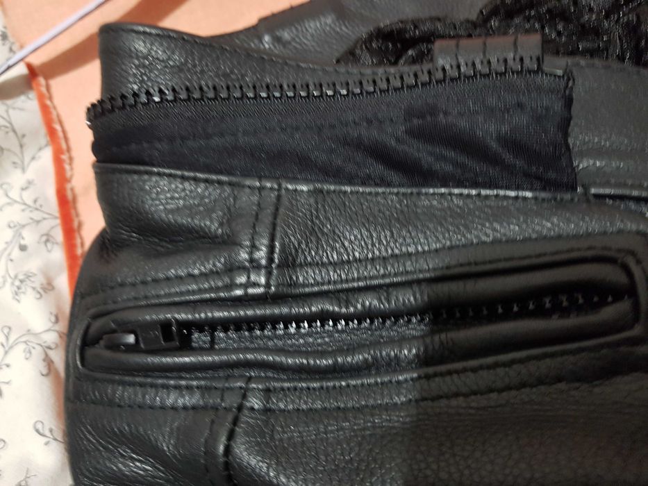 Байкерские штаны кожаные.