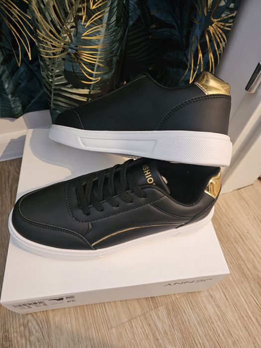 Nowe buty sportowe 42