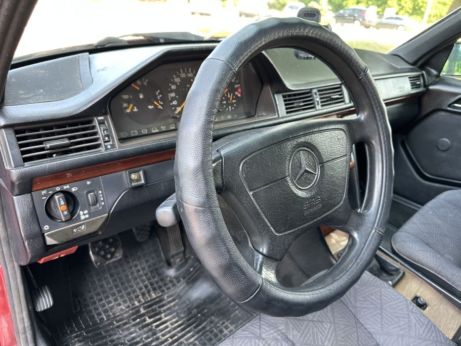 Mercedes-Benz w124
