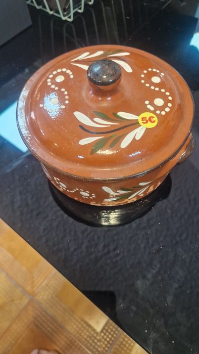 Púcara de barro para cozinha