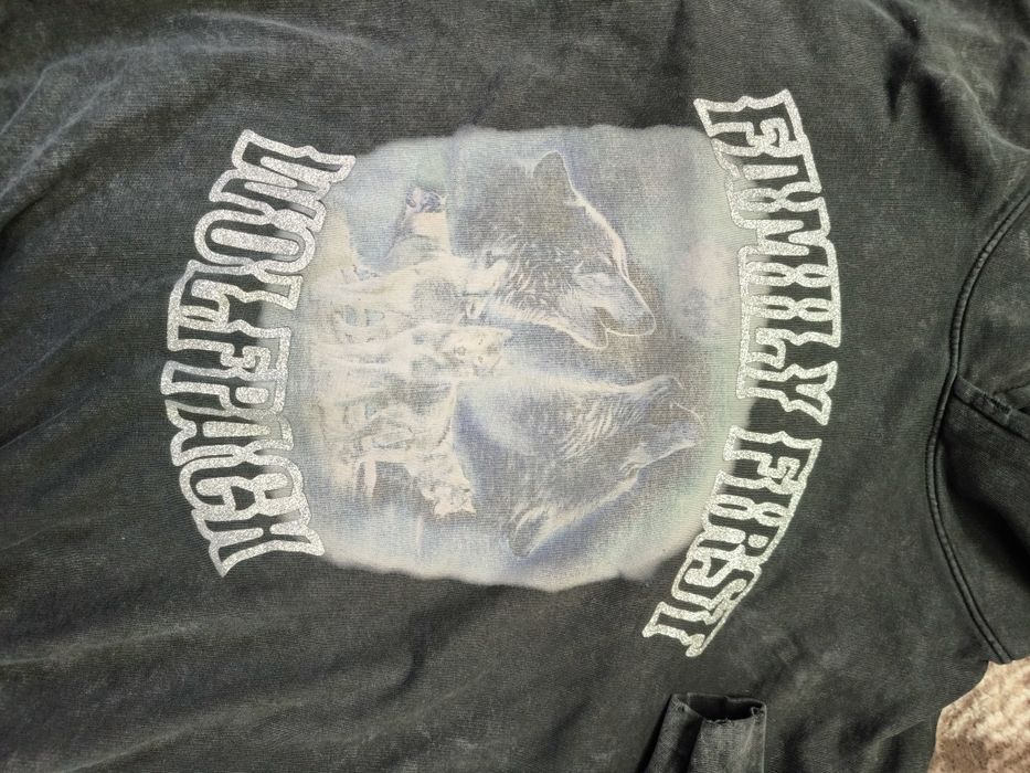 Bluza z kryształkami Family first Wolfpack