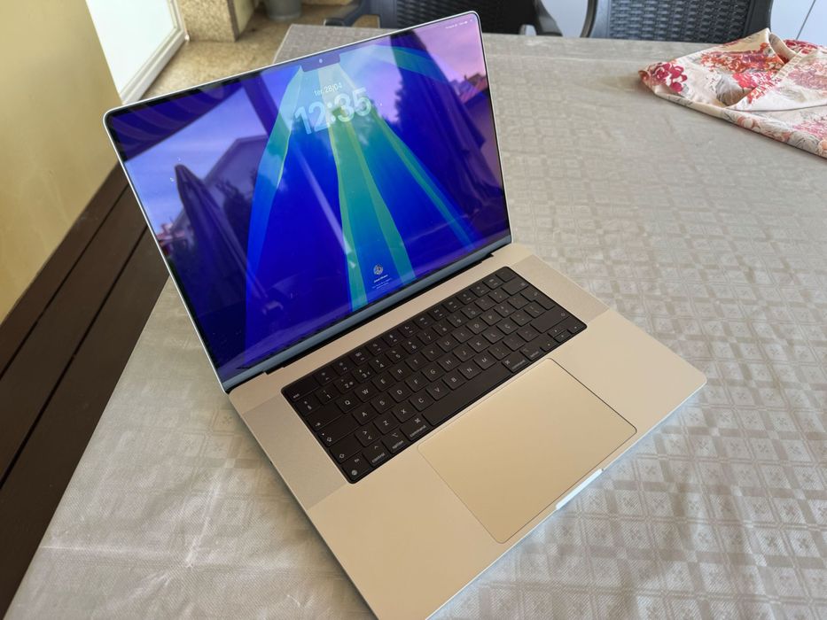 MacBook Pro 16” M1 Pro – 16GB RAM – 512GB SSD – Prateado | Estado Impecável