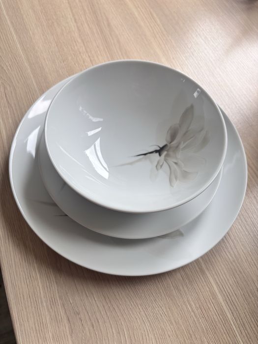 Zestaw obiadowy dla 12 osob Lubiana Magnolia
