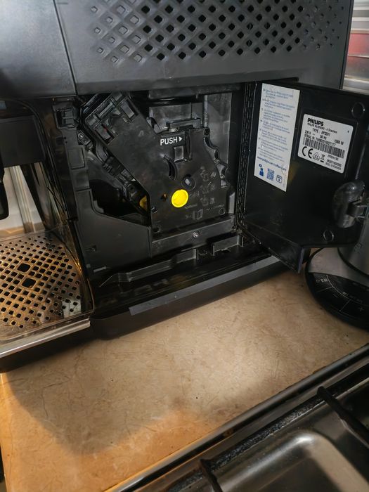 Ekspres automatyczny Philips LatteGo EP3241 - świeżo po serwisie