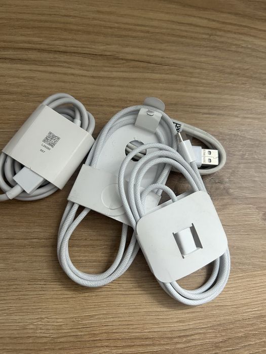 Кабелі Apple USB-C / Lightning (оригінал)