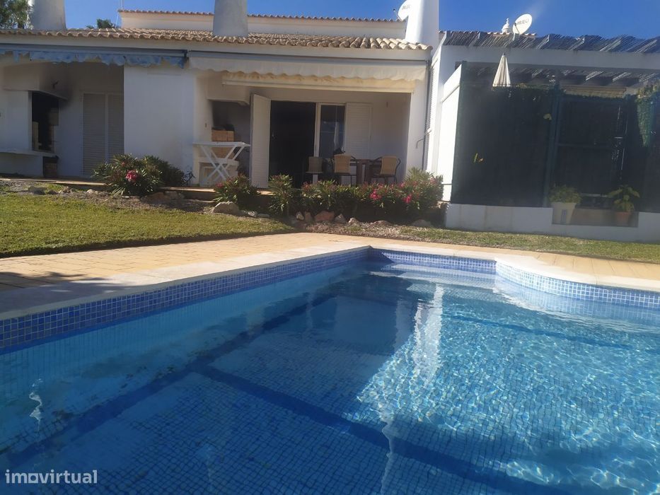 Moradia T2+1 C/Piscina Olhos d'Água
