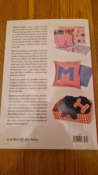 Livro de costura, pintura e colagem