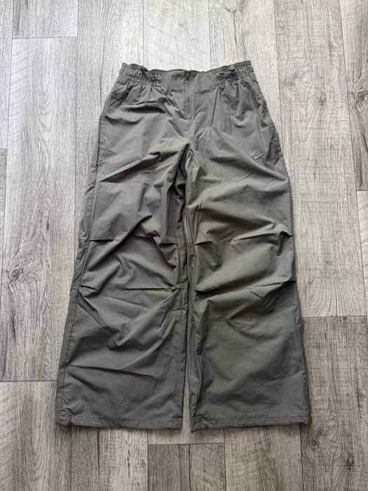 ОРИГІНАЛ! Штани Nike NSW Mid-Rise Repel Pants Green M L | FV7824-320