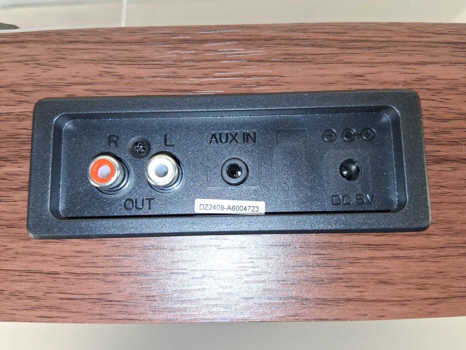 C227 Retro Music Player Turntable Odtwarzacz z USB Wbudowane Głośniki