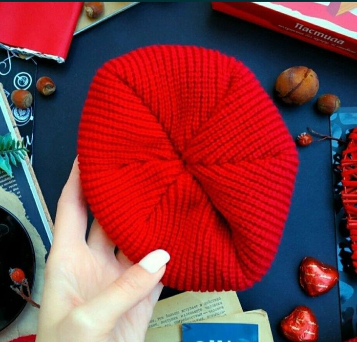 Шапка жіноча демісезонна дитяча бордо

Гарненька шапочка, буде актуаль