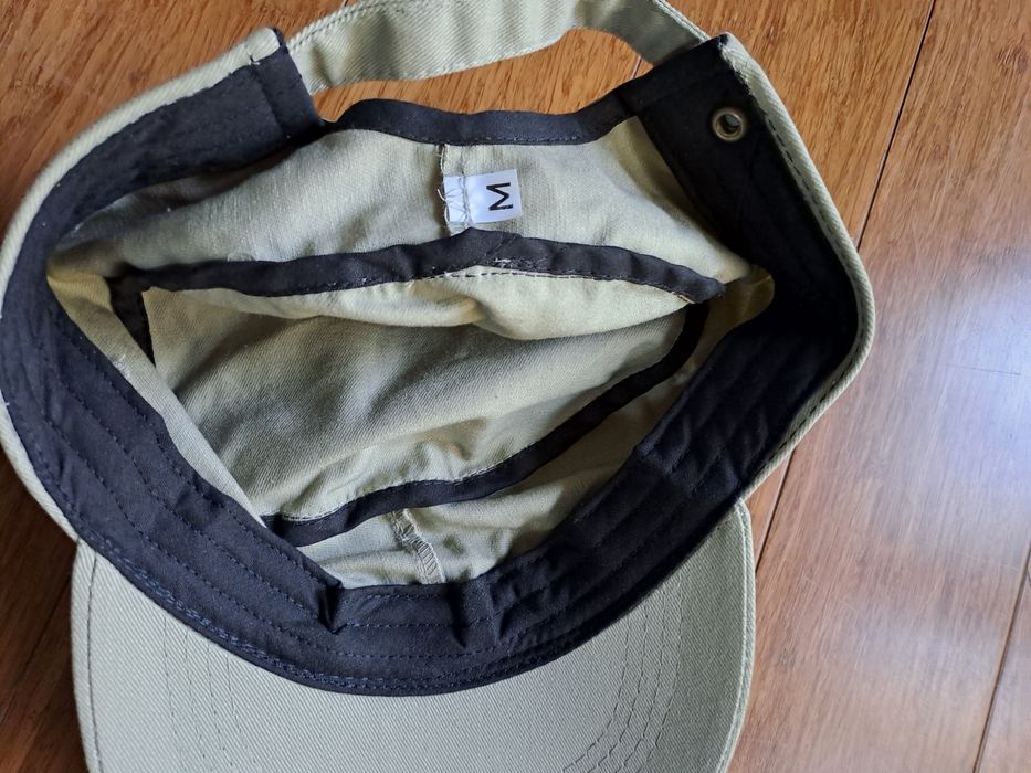 Czapka w kolorze oliwkowym