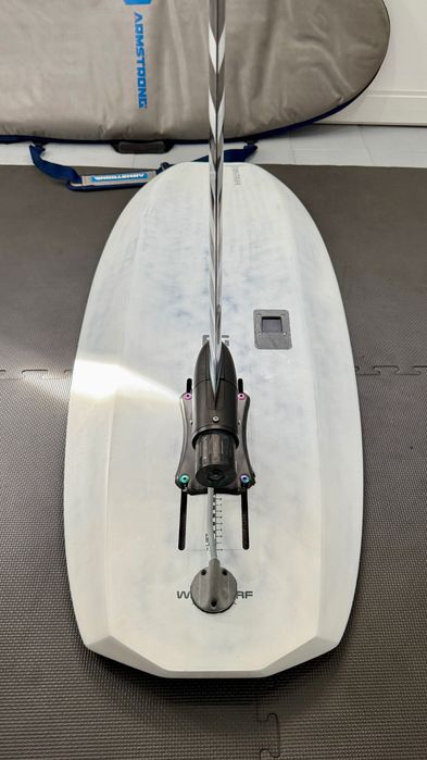 Armstrong Foil Assist Surf Board – 39L with 550 Wh Battery E-FOIL