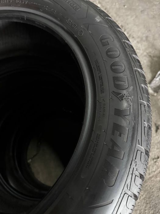 235/55R19 Goodyear 2025p