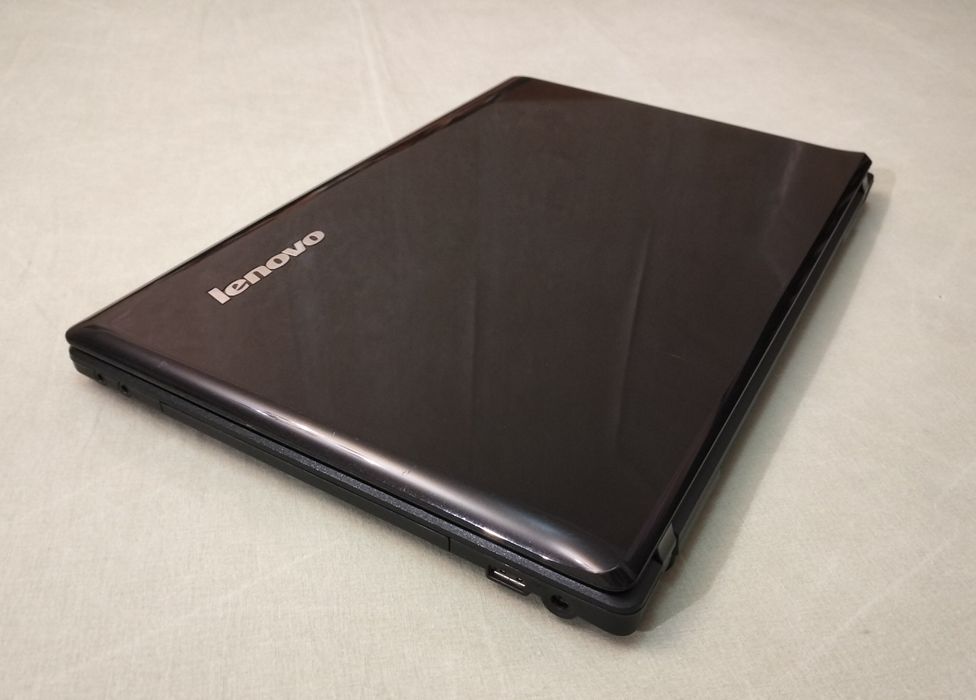 Lenovo _intel Core i5/ram 8/две видеокарты/батарея 1 час