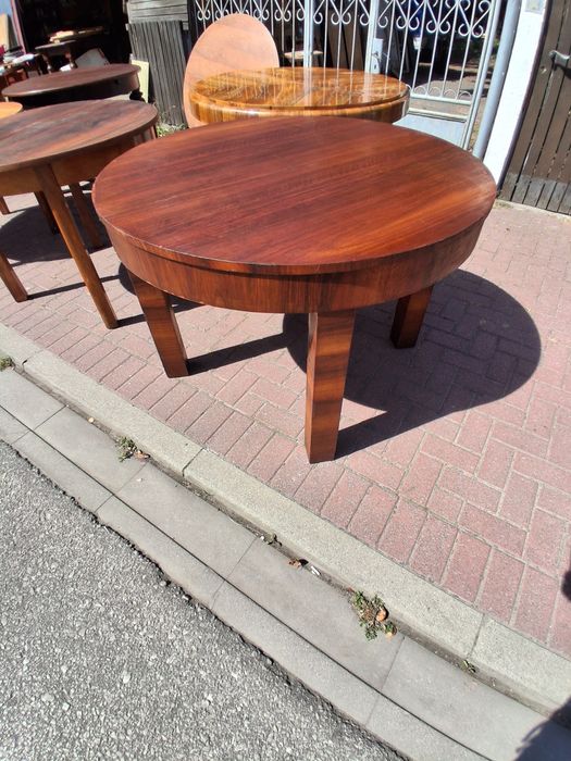 Okrągły stół różne ceny. Transport