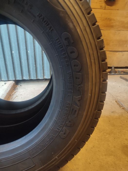 Opony ciężarowe 215/75/R17,5